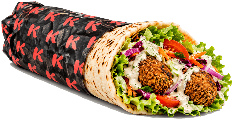 Pita falafel nella carta nera con le K rosse: falafel, lattuga, pomodoro, carote e salsa